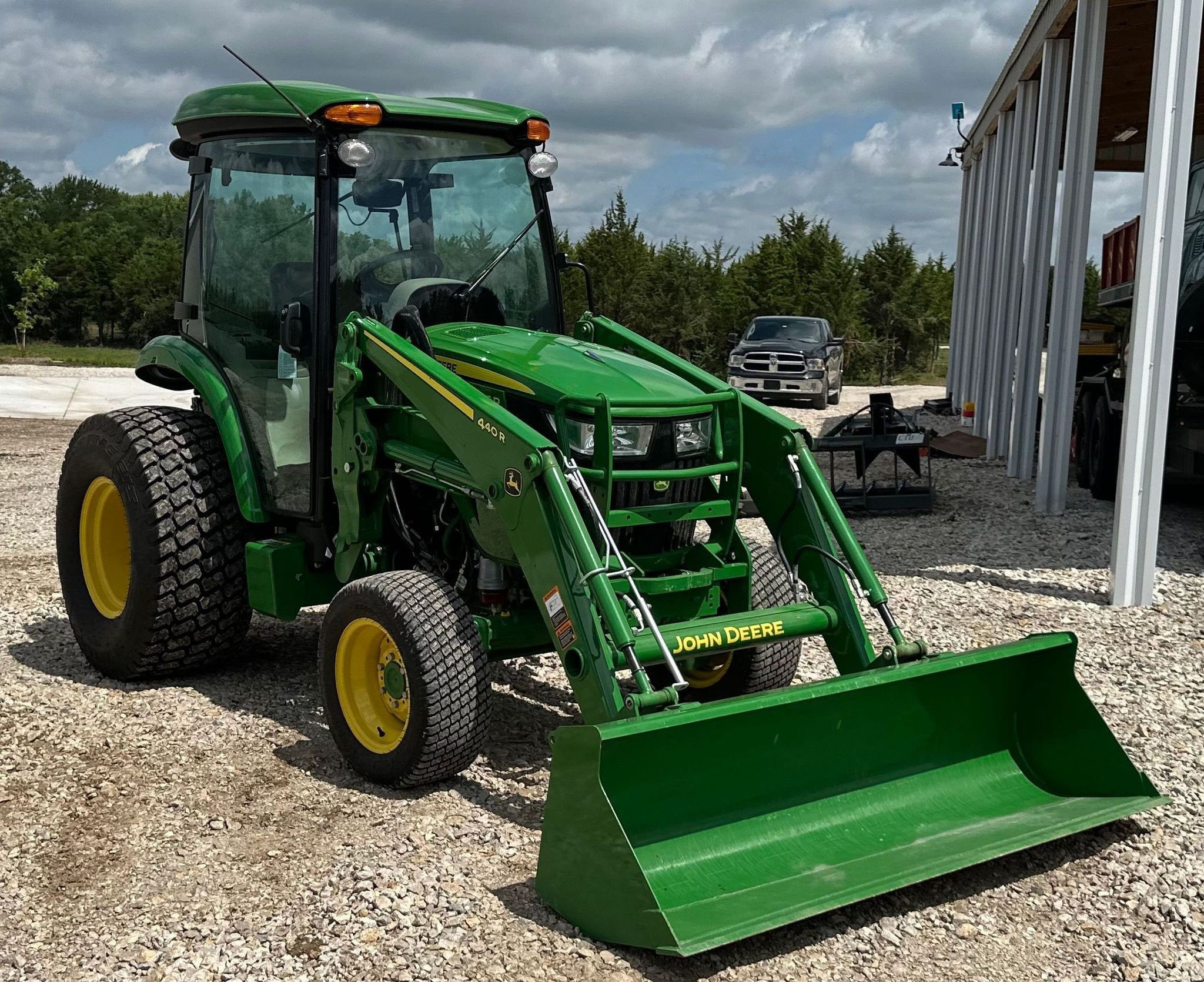 John Deere 4066R 3