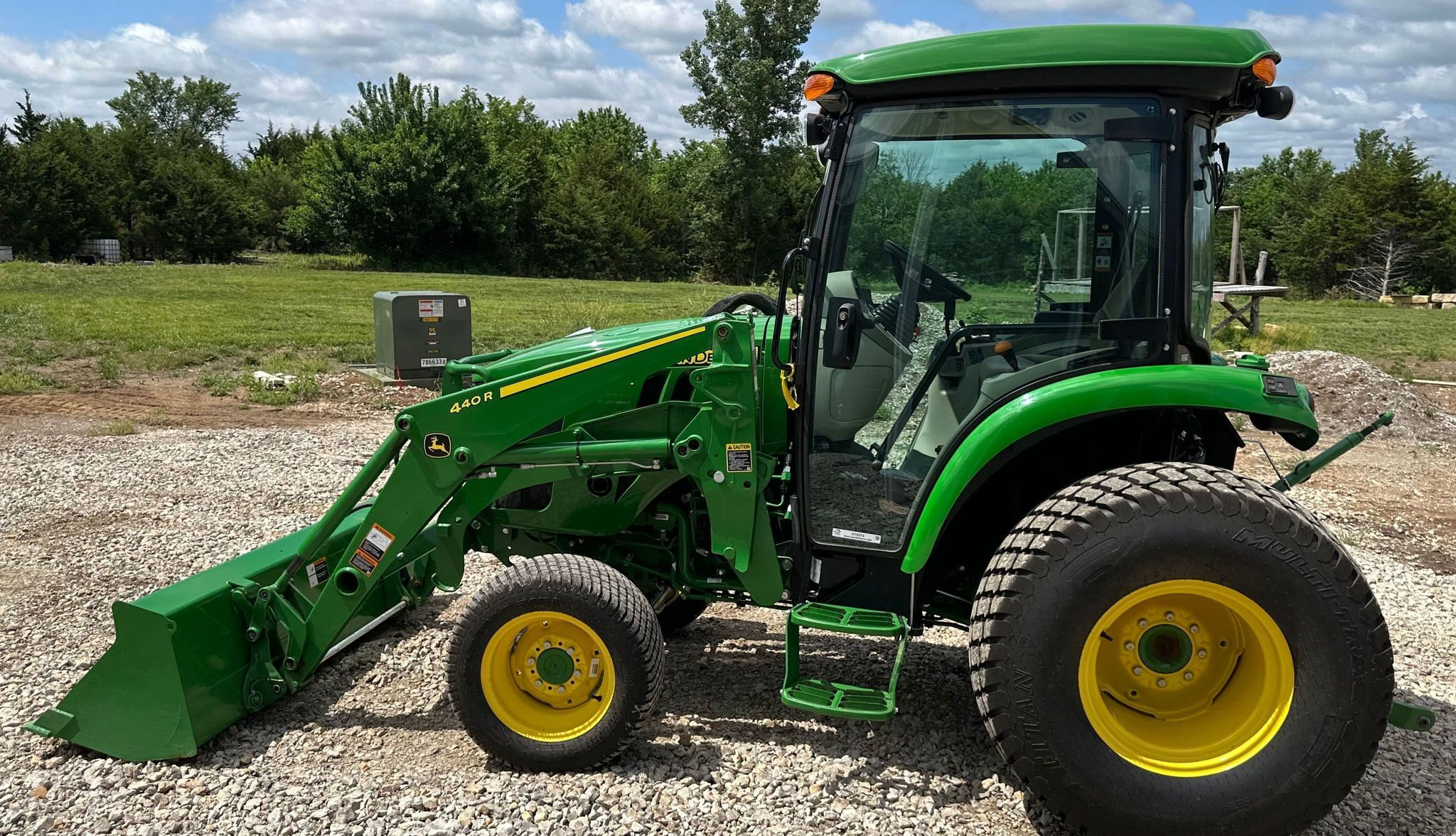 John Deere 4066R 8