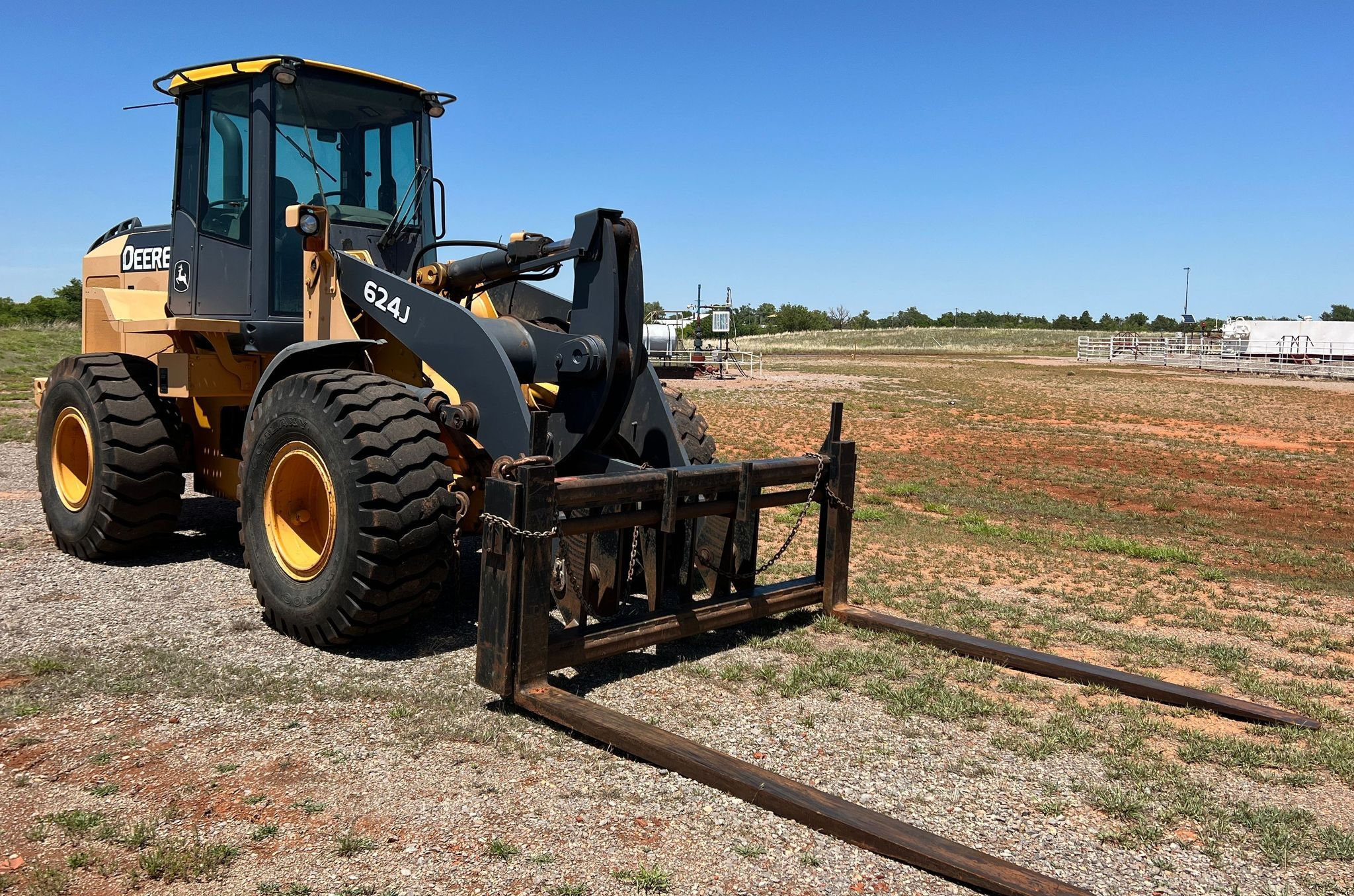 John Deere 624J 3